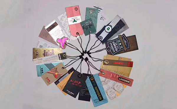 智彤印刷廠服裝吊牌遠(yuǎn)銷國內(nèi)外! 智彤印刷廠服裝吊牌遠(yuǎn)銷國內(nèi)外!