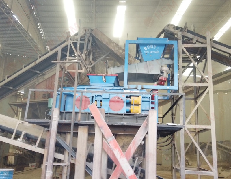 鋁廠廢電解質破碎機生產現場 